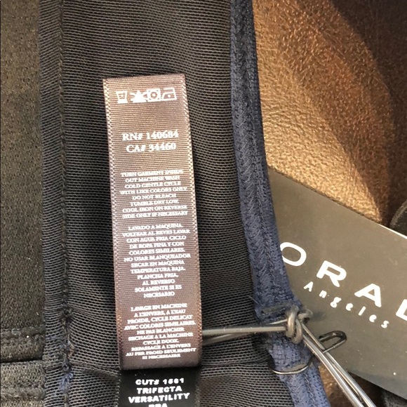 Koral pine trifecta sports bra - Picture 11 of 11